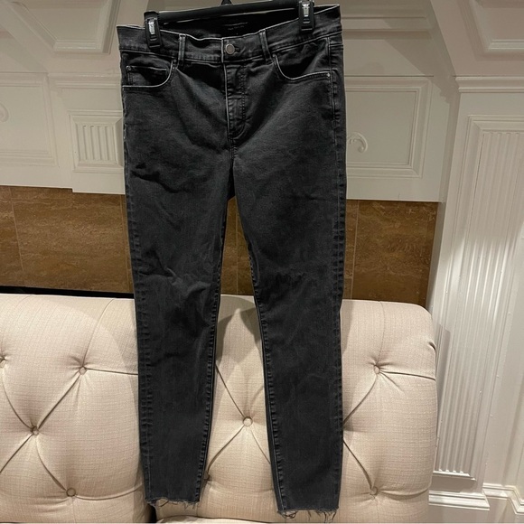 AX: ANN TAYLOR Faded BLACK Stretchy Skinny Cropped Jeans WOMEN'S SIZE 8 - Picture 1 of 8